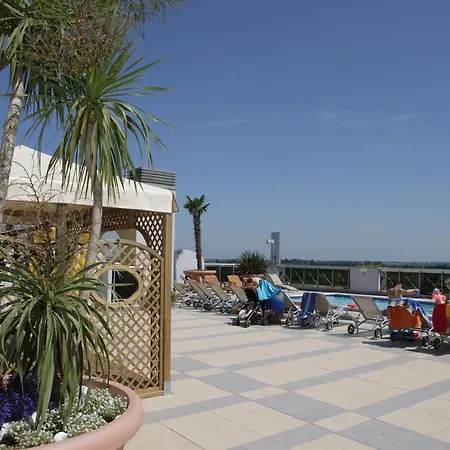 Appart hôtel Eraclea Palace