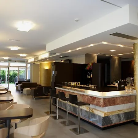 Apart-hotel Eraclea Palace 3*