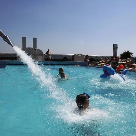 מלון דירות Eraclea Palace