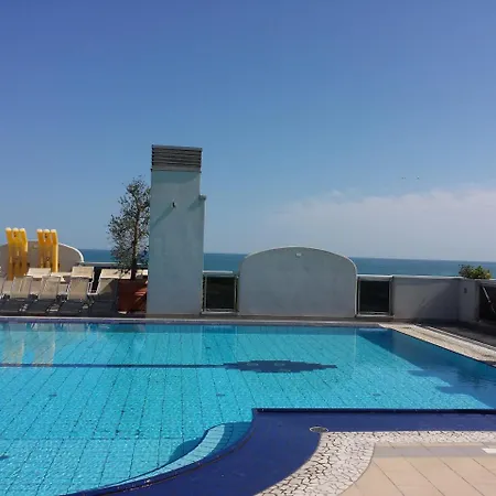 Eraclea Palace מלון דירות ארקליאה מארה